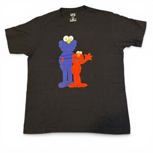 Uniqlo x KAWS x Sesame Street BFF & Elmo Graphic T-Shirt Black Size Large